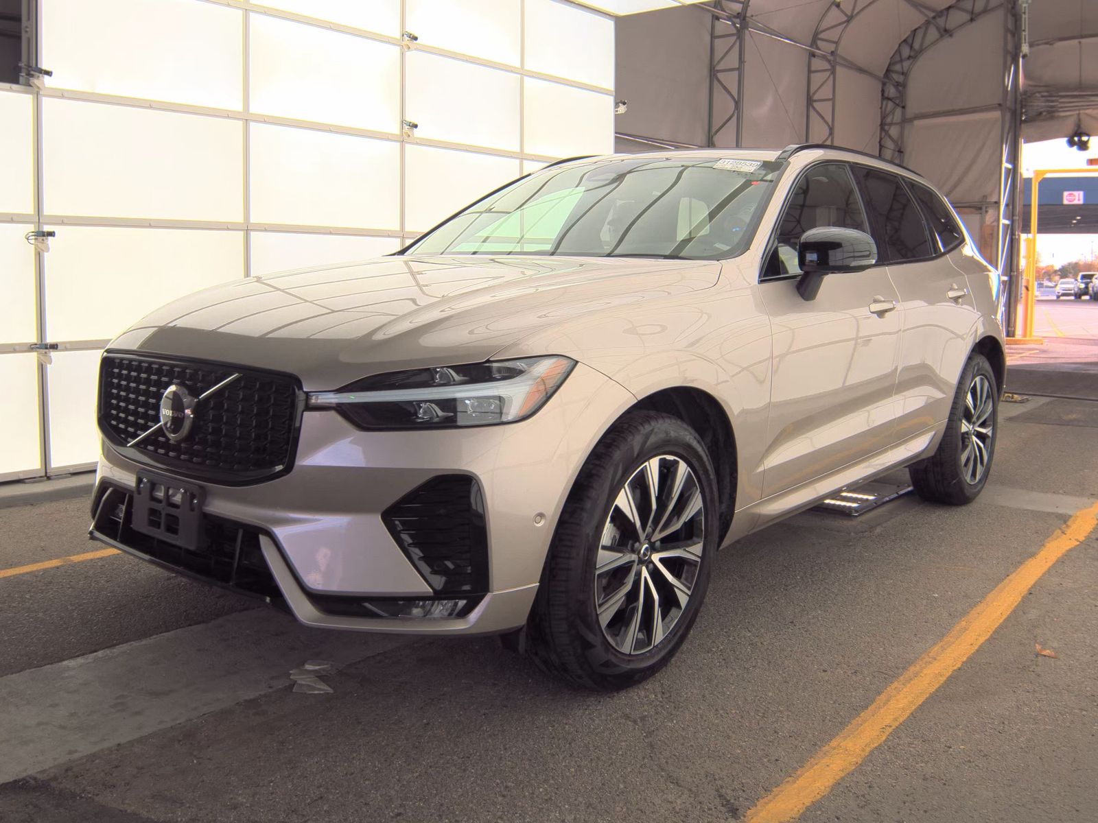 2025 Volvo XC60 B5 Plus AWD