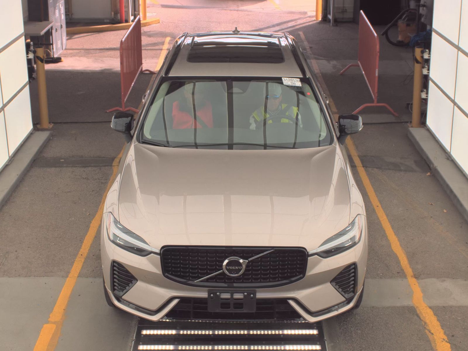 2025 Volvo XC60 B5 Plus AWD