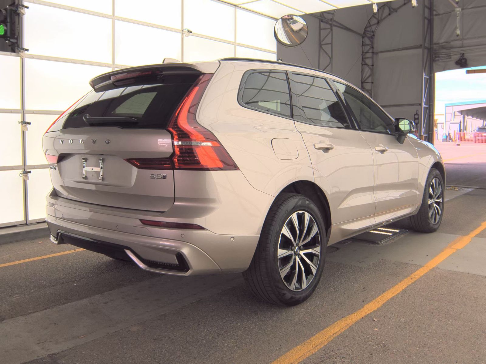 2025 Volvo XC60 B5 Plus AWD