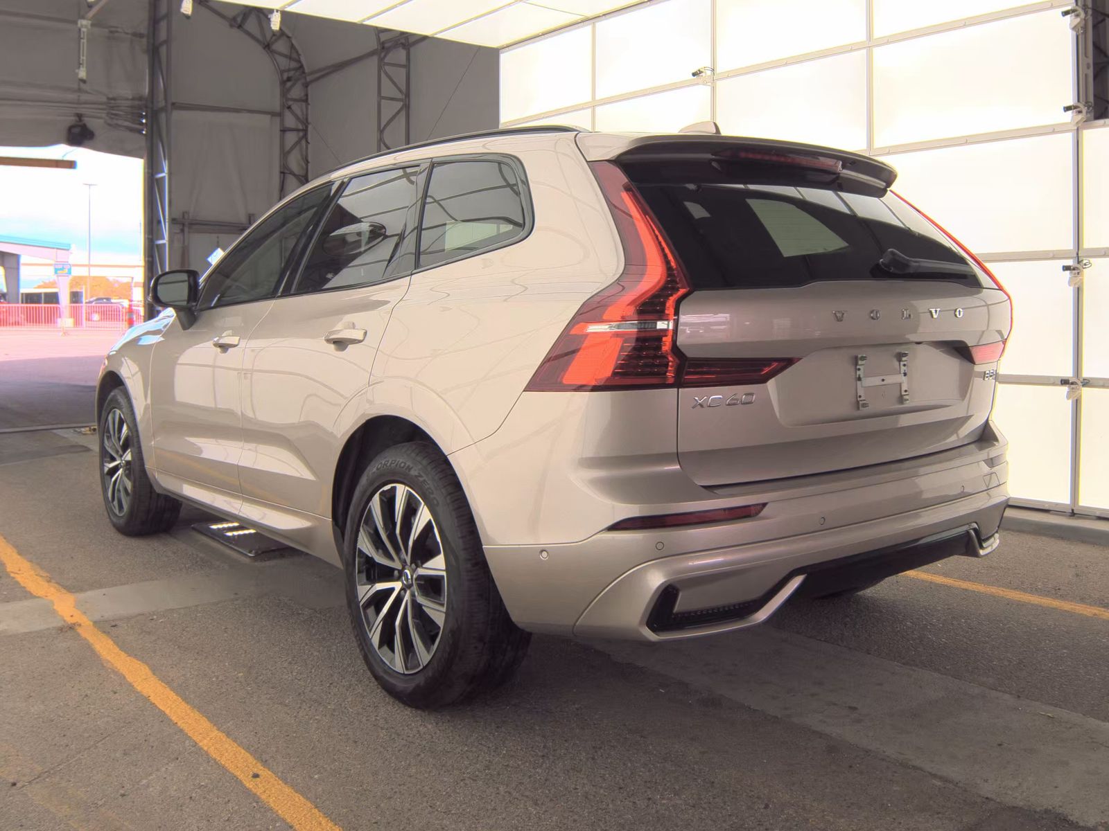2025 Volvo XC60 B5 Plus AWD