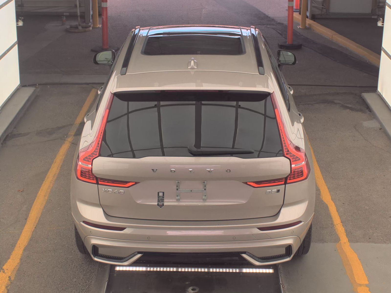 2025 Volvo XC60 B5 Plus AWD