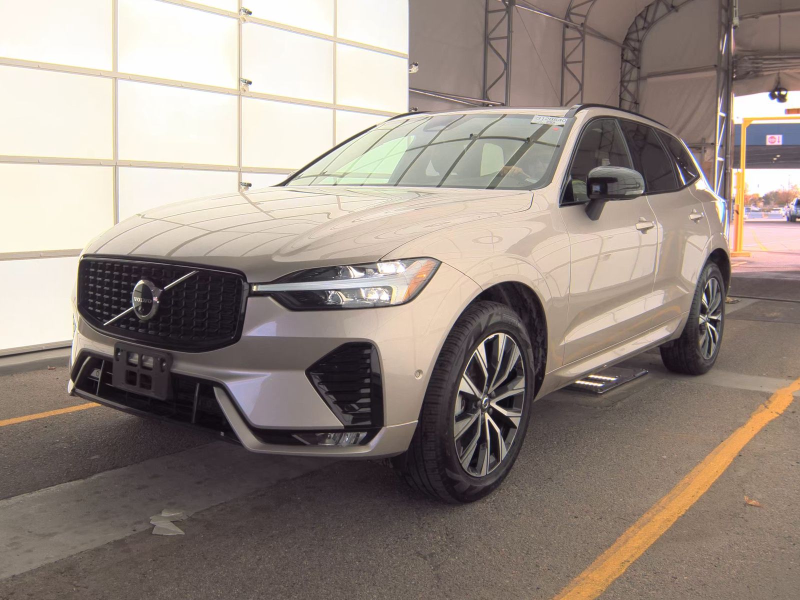 2025 Volvo XC60 B5 Plus AWD