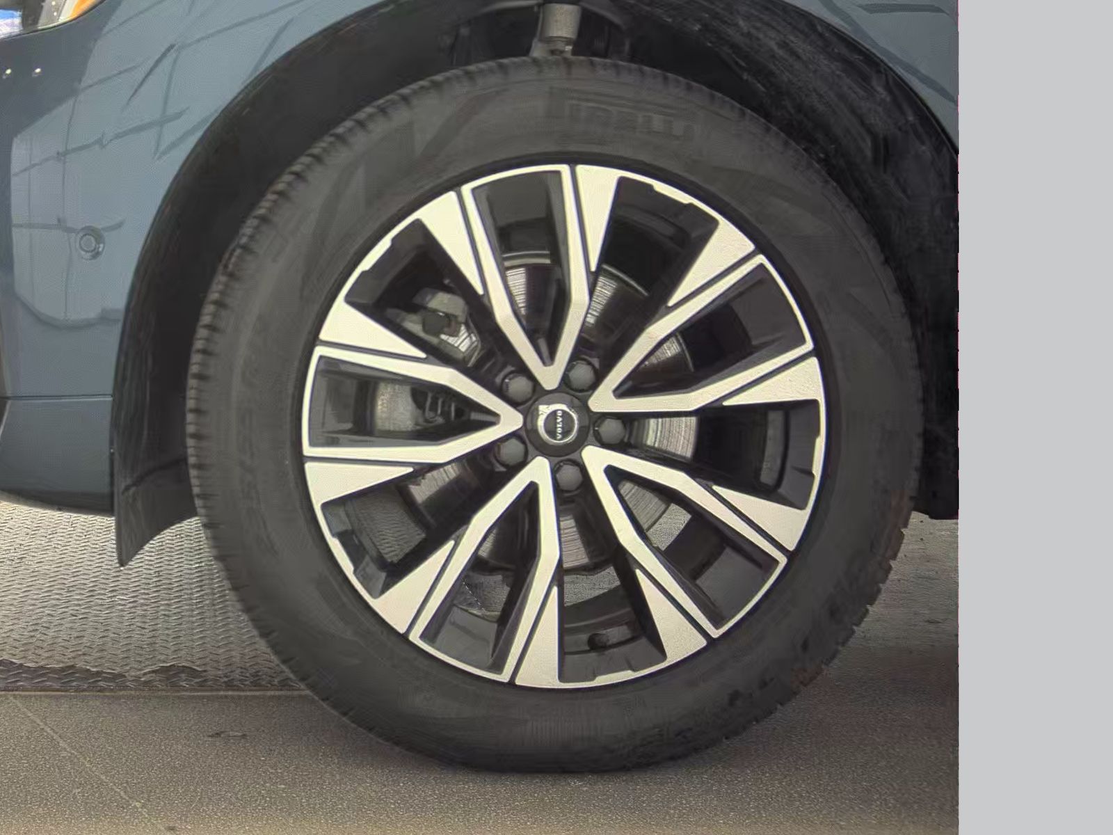 2024 Volvo XC60 B5 Plus AWD