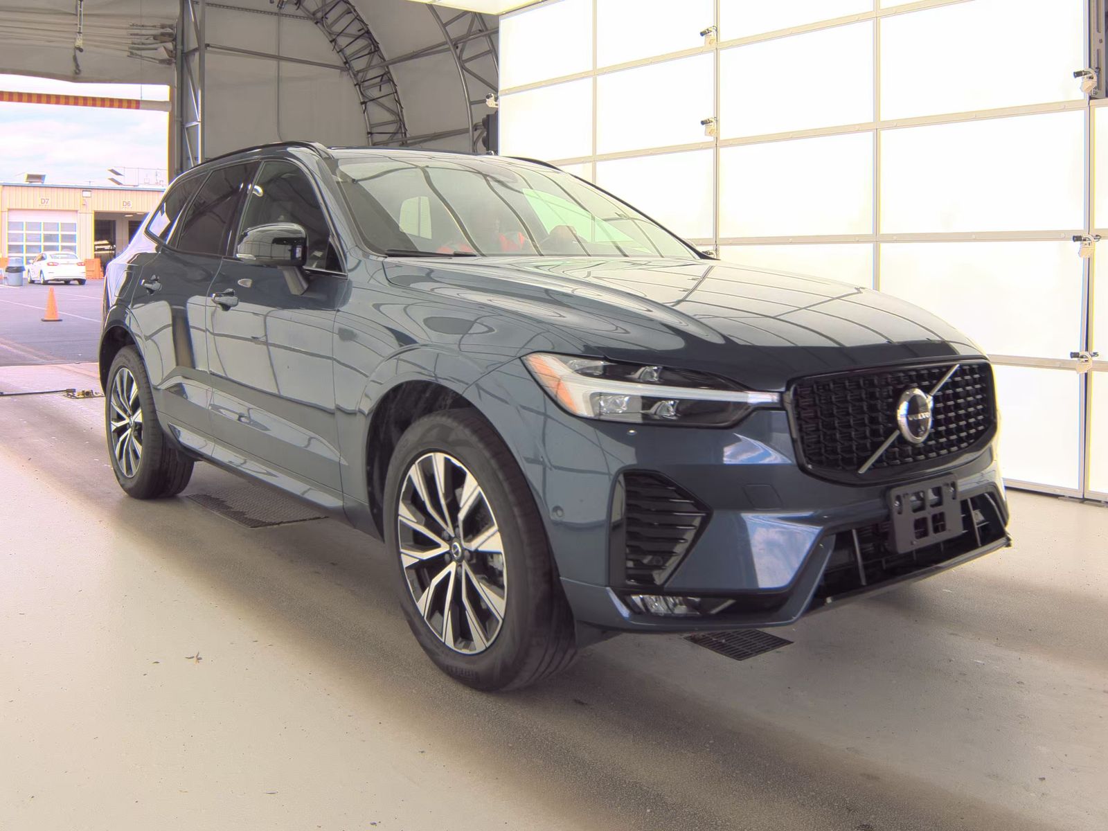 2024 Volvo XC60 B5 Plus AWD