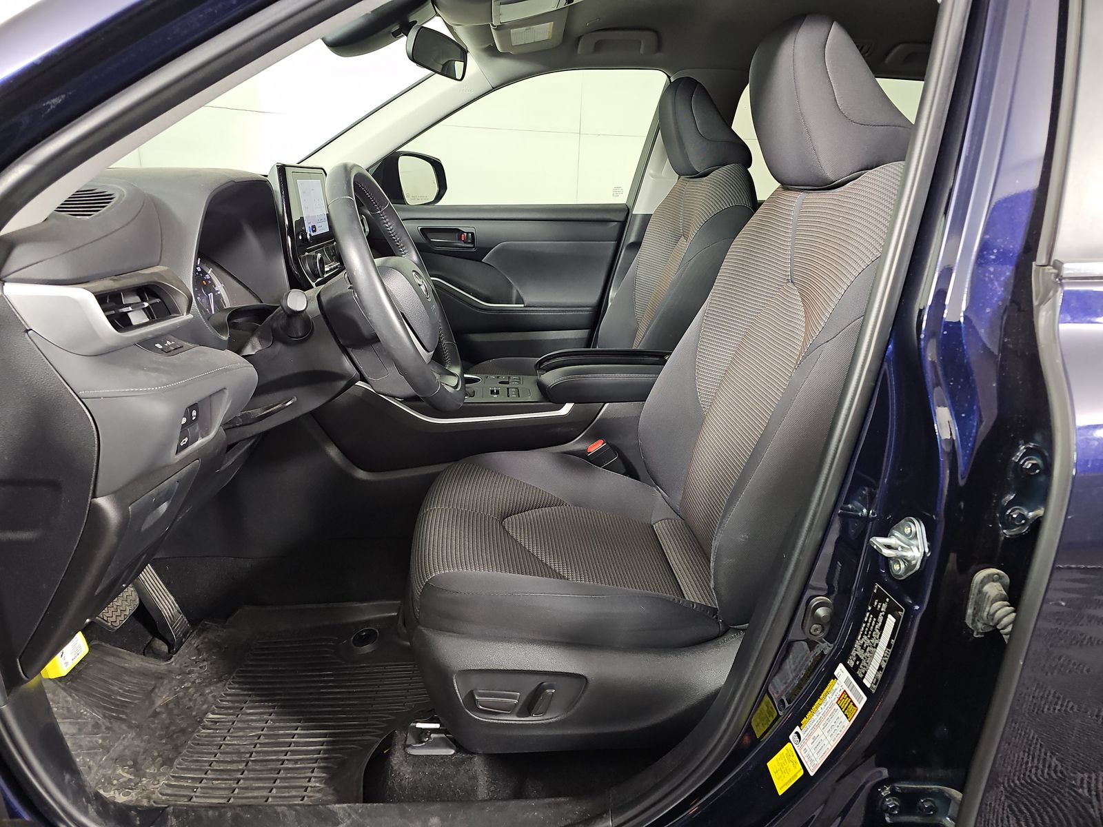 2024 Toyota Highlander LE AWD