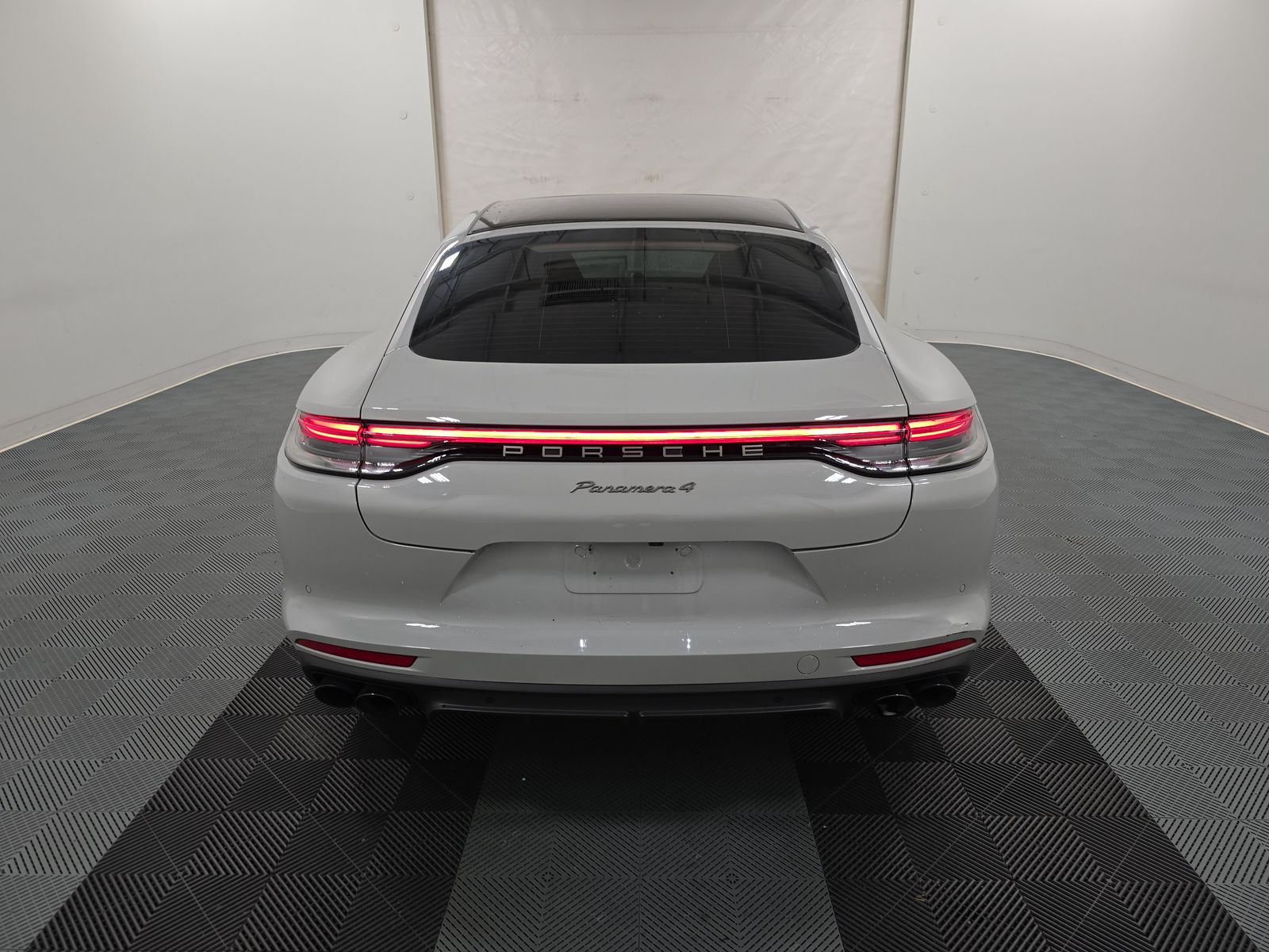 2023 Porsche Panamera 4 Platinum Edition AWD