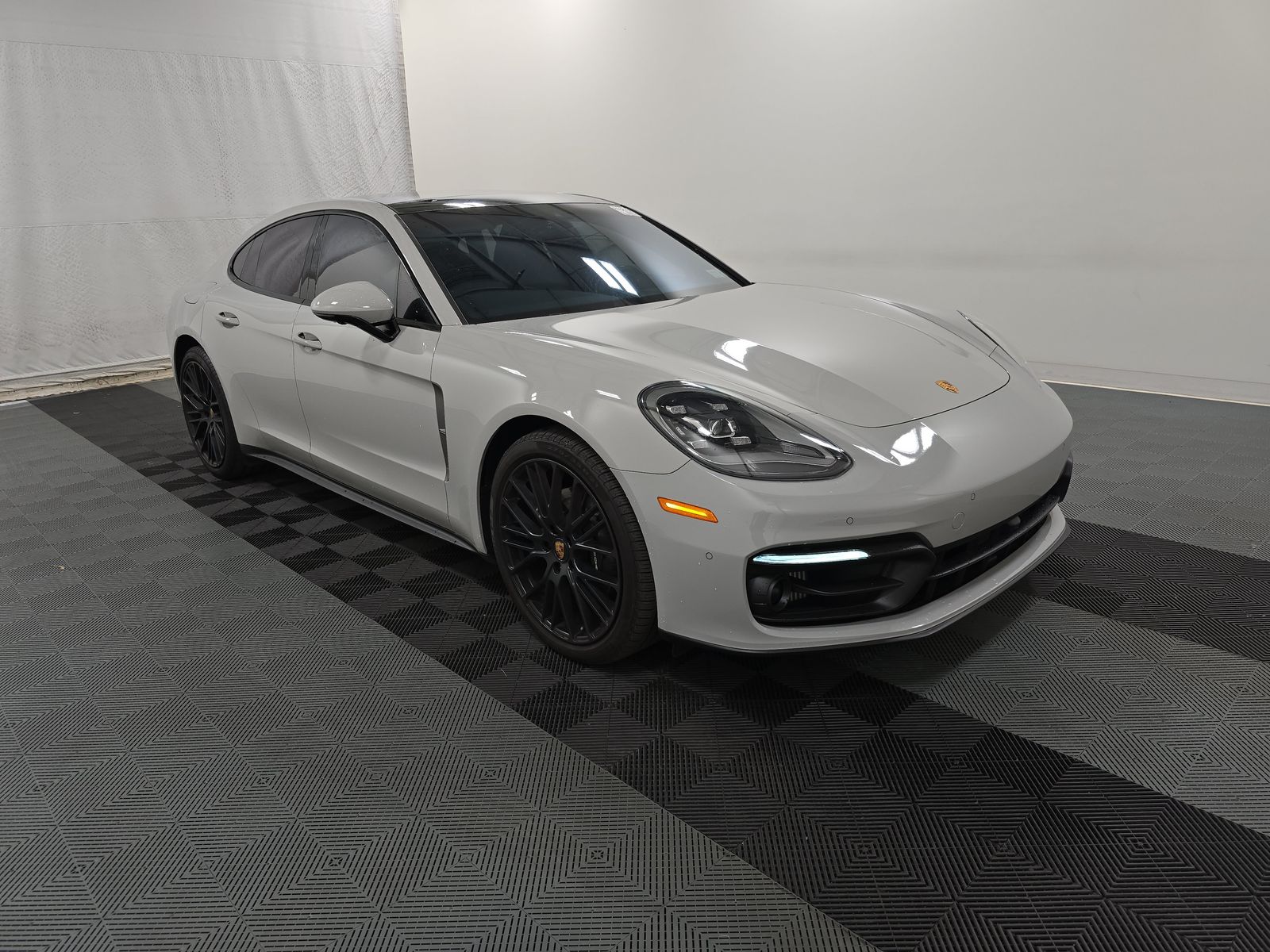 2023 Porsche Panamera 4 Platinum Edition AWD