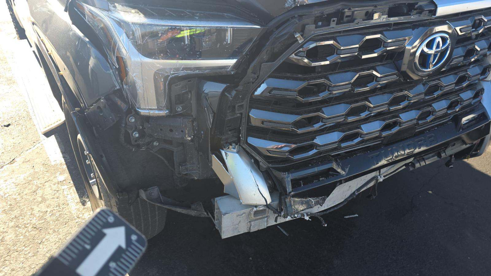 2023 Toyota Tundra Hybrid Platinum AWD