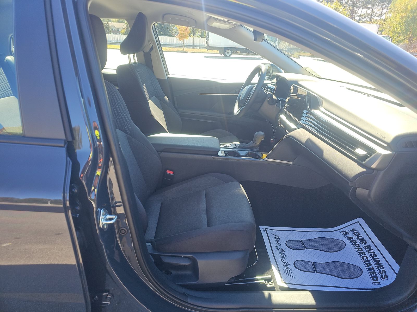 2025 Toyota Camry LE FWD