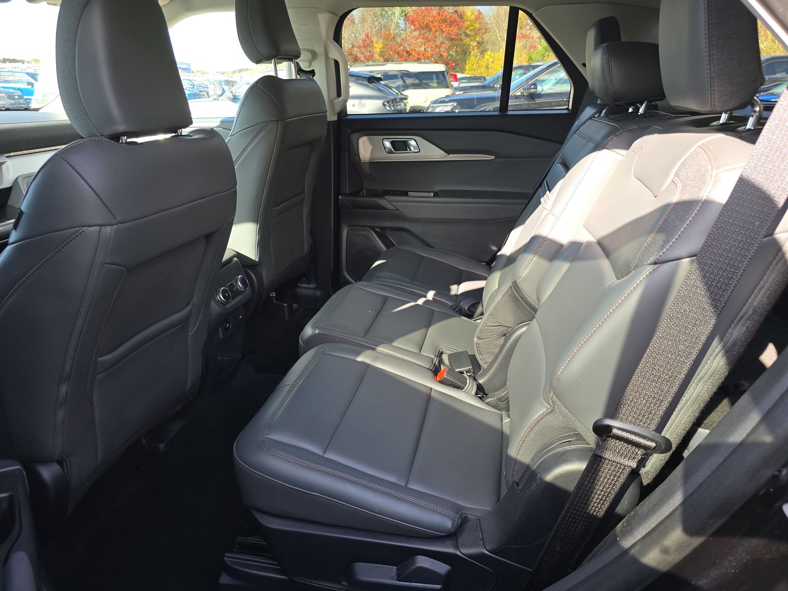 2025 Ford Explorer Active AWD