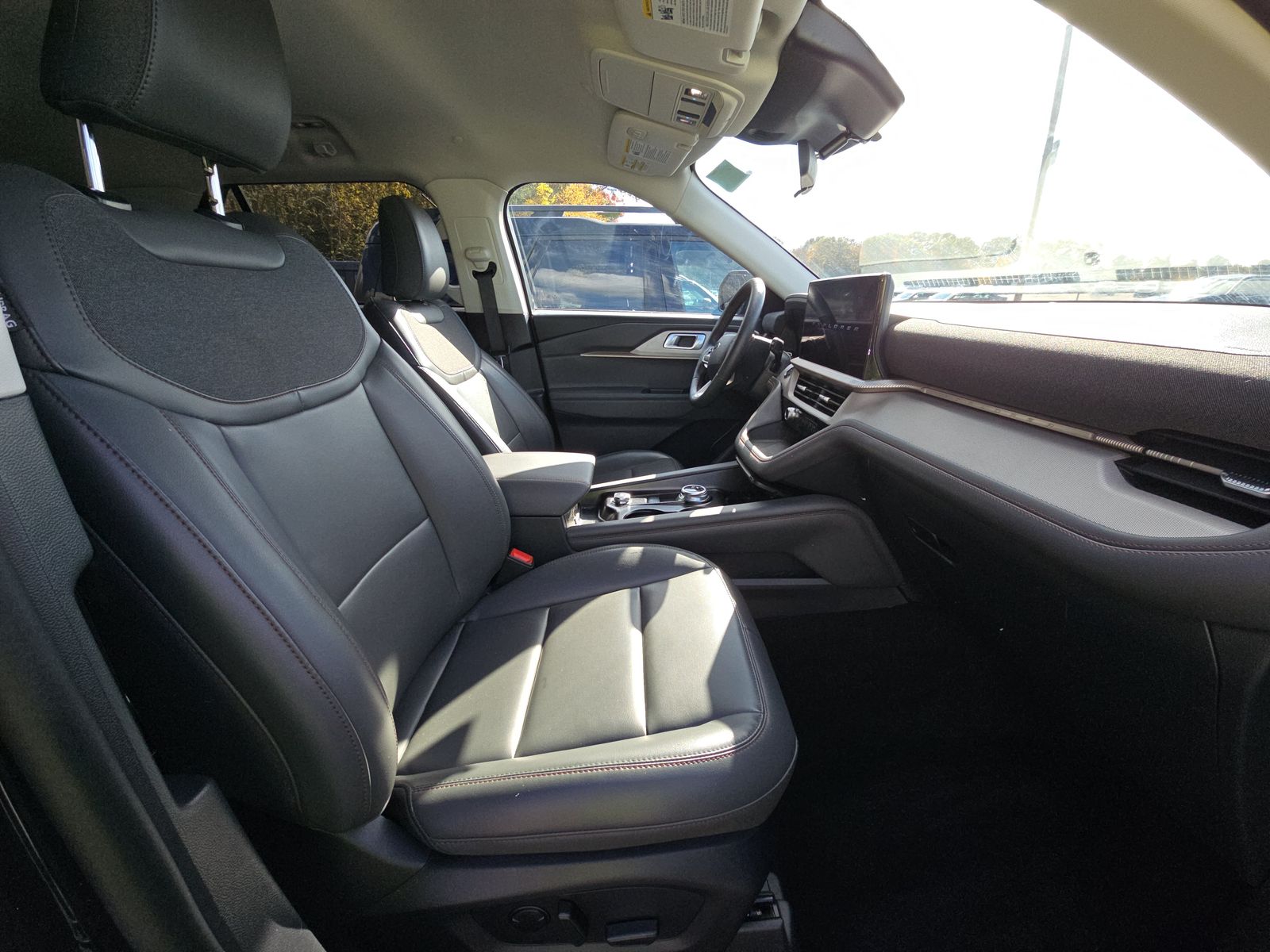 2025 Ford Explorer Active AWD