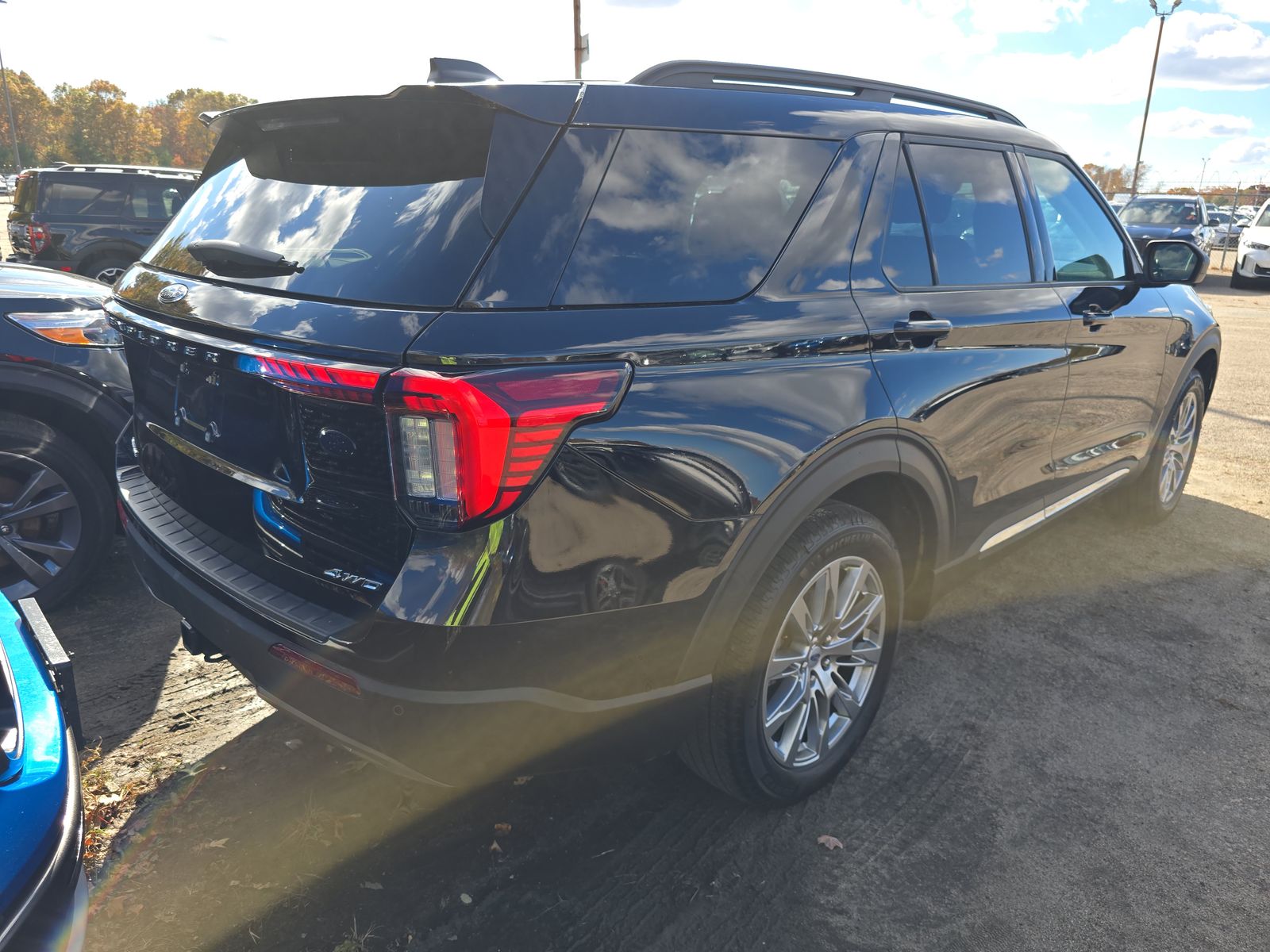 2025 Ford Explorer Active AWD