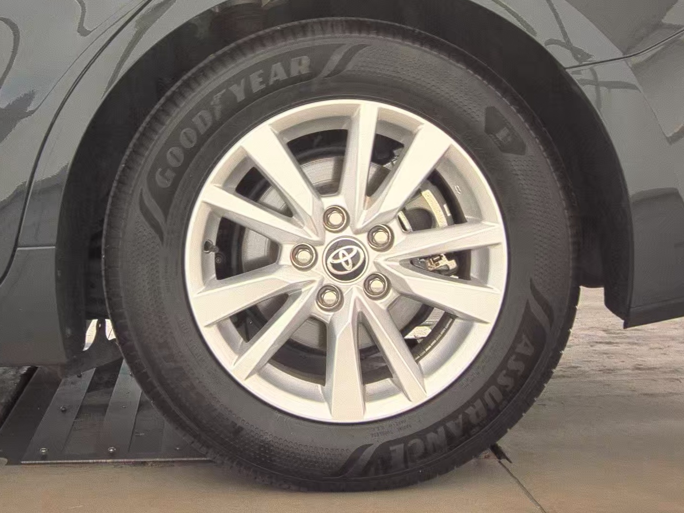 2025 Toyota Camry LE FWD