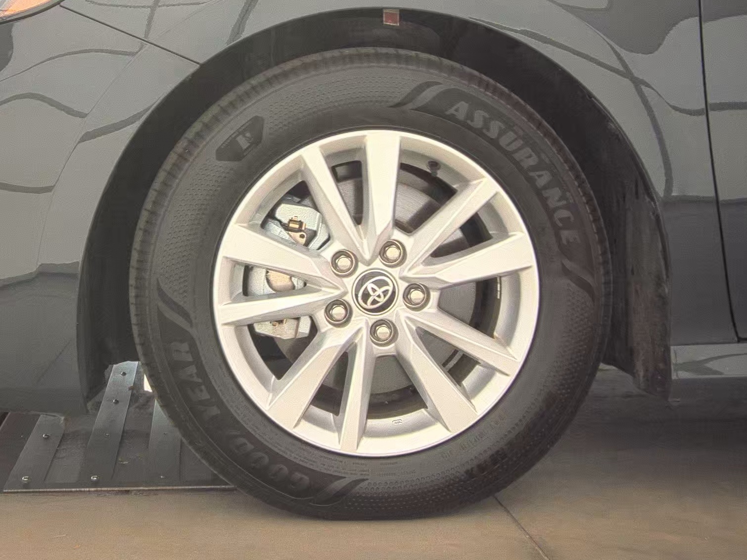 2025 Toyota Camry LE FWD