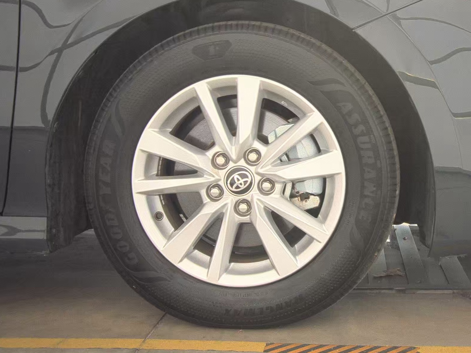 2025 Toyota Camry LE FWD