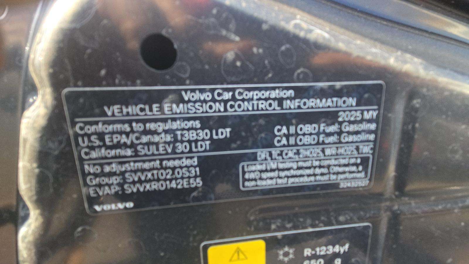 2025 Volvo XC60 B5 Plus AWD