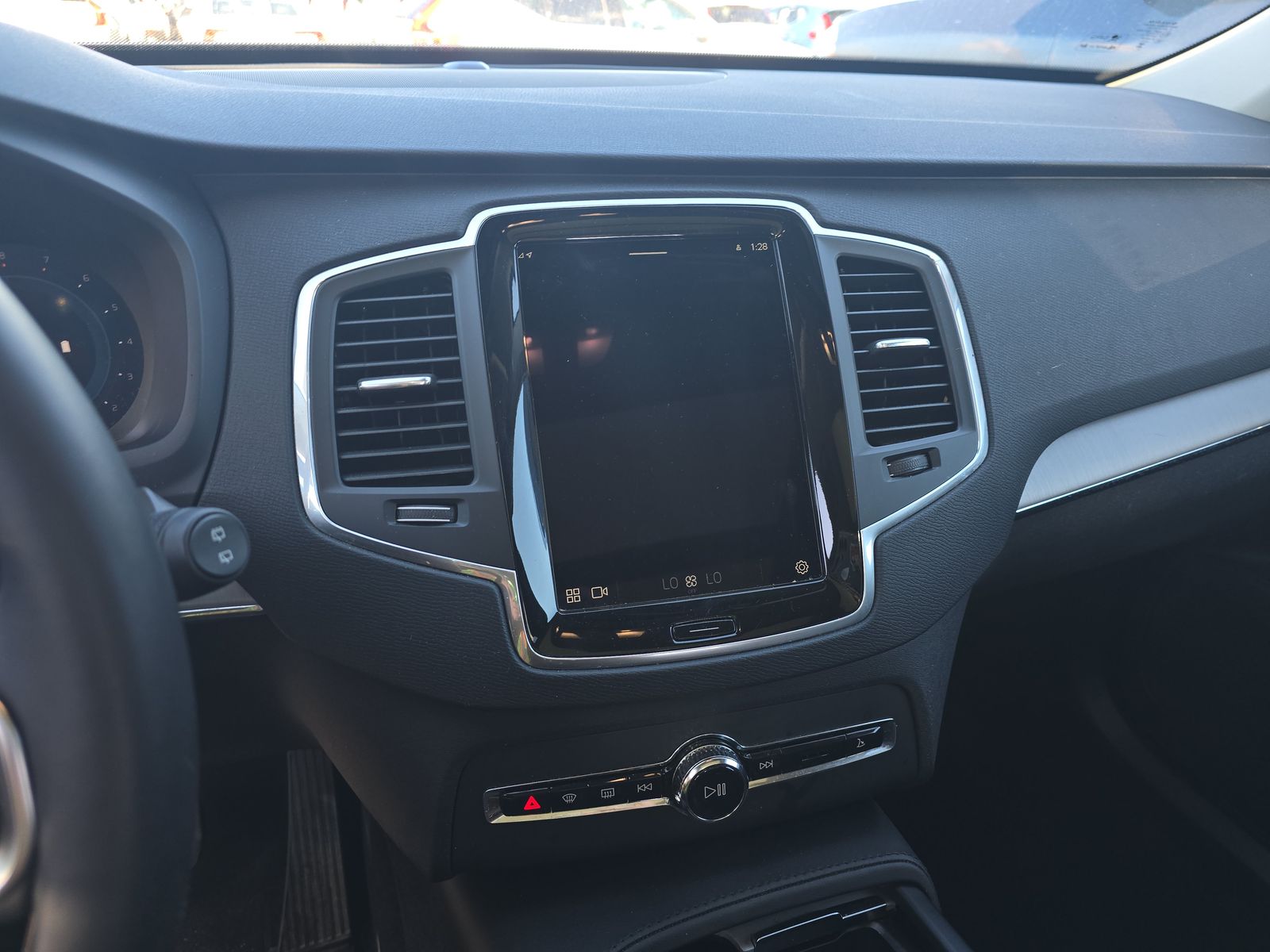 2025 Volvo XC90 B5 Core AWD