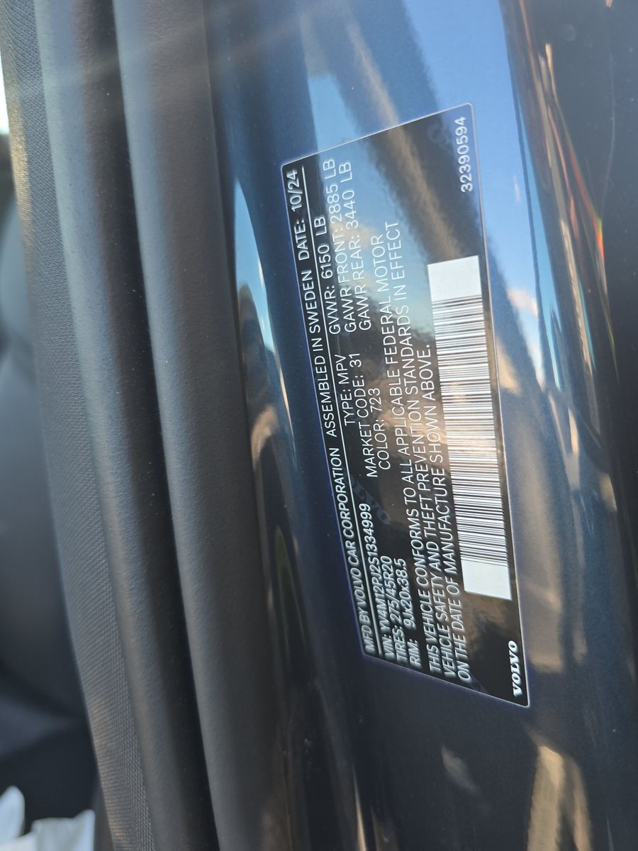 2025 Volvo XC90 B5 Core AWD