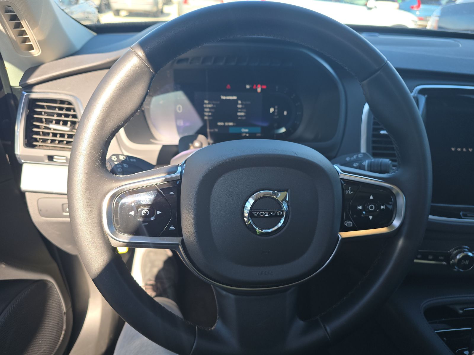 2025 Volvo XC90 B5 Core AWD