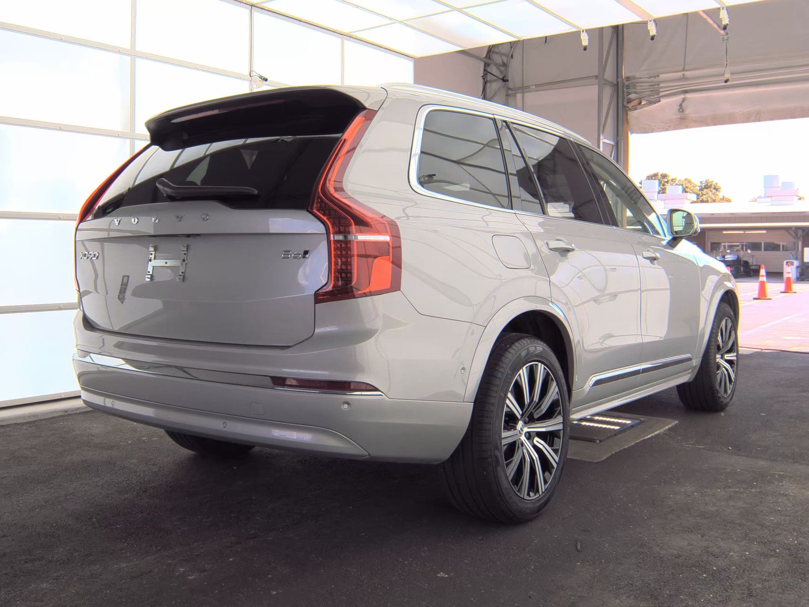 2025 Volvo XC90 B6 Plus AWD