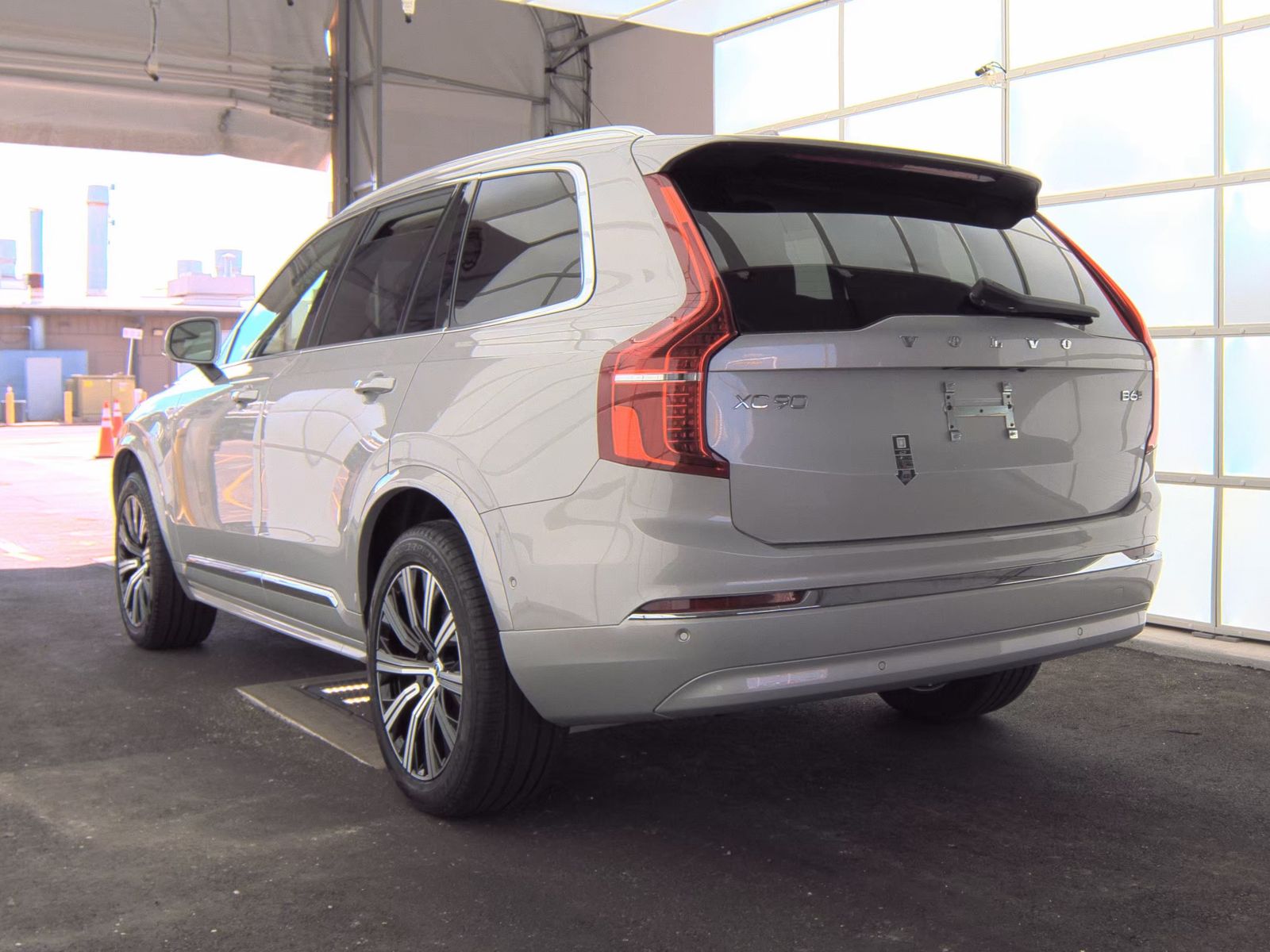 2025 Volvo XC90 B6 Plus AWD