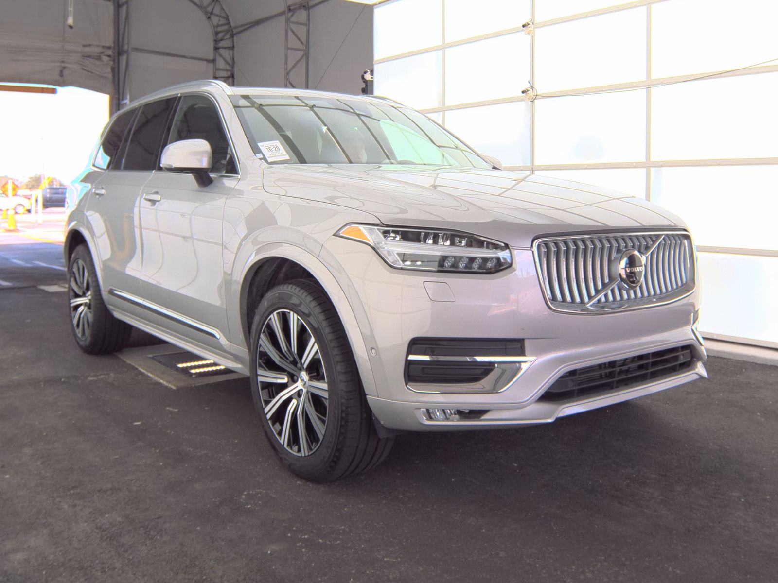 2025 Volvo XC90 B6 Plus AWD