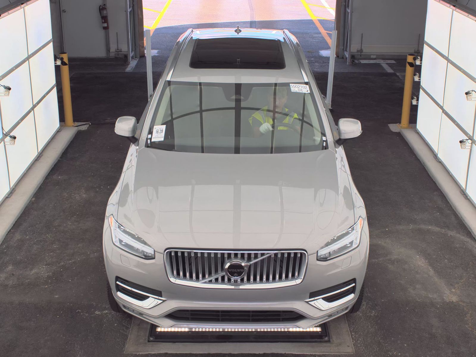 2025 Volvo XC90 B6 Plus AWD
