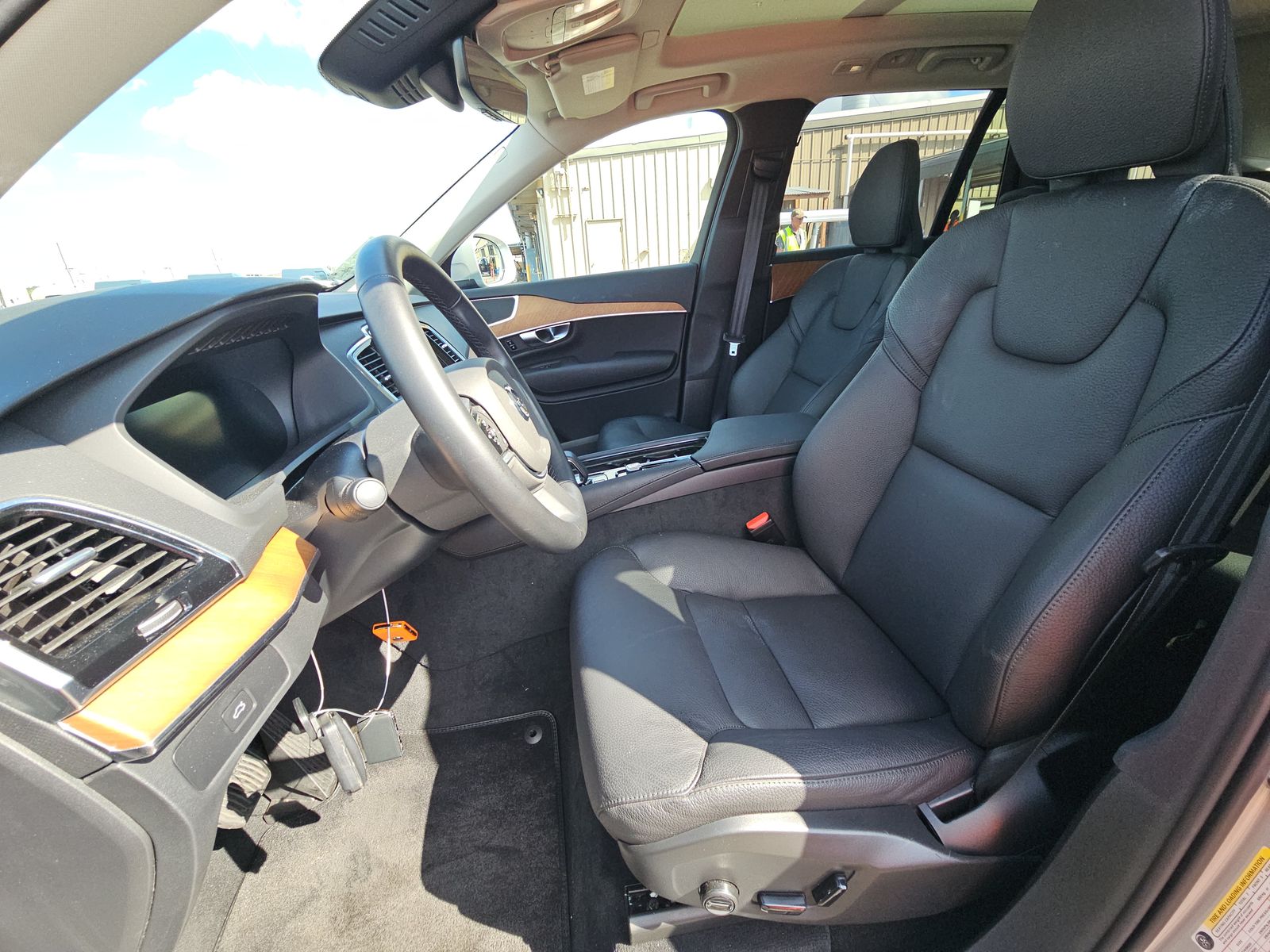 2025 Volvo XC90 B6 Plus AWD