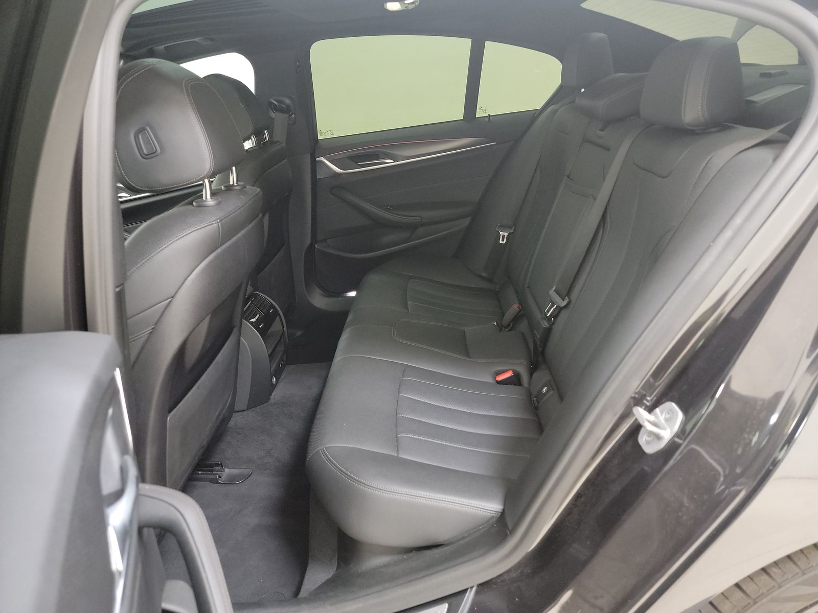 2022 BMW 5 Series 530i RWD