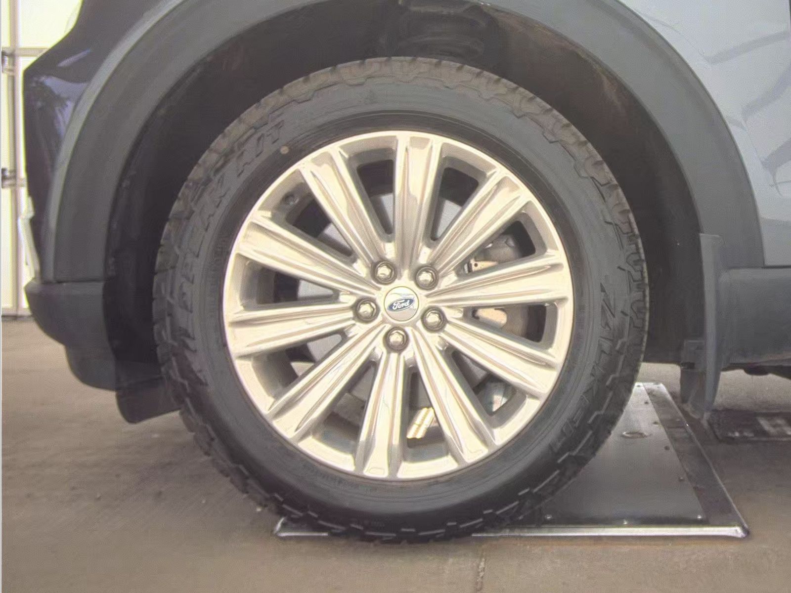 2022 Ford Explorer Hybrid Limited AWD