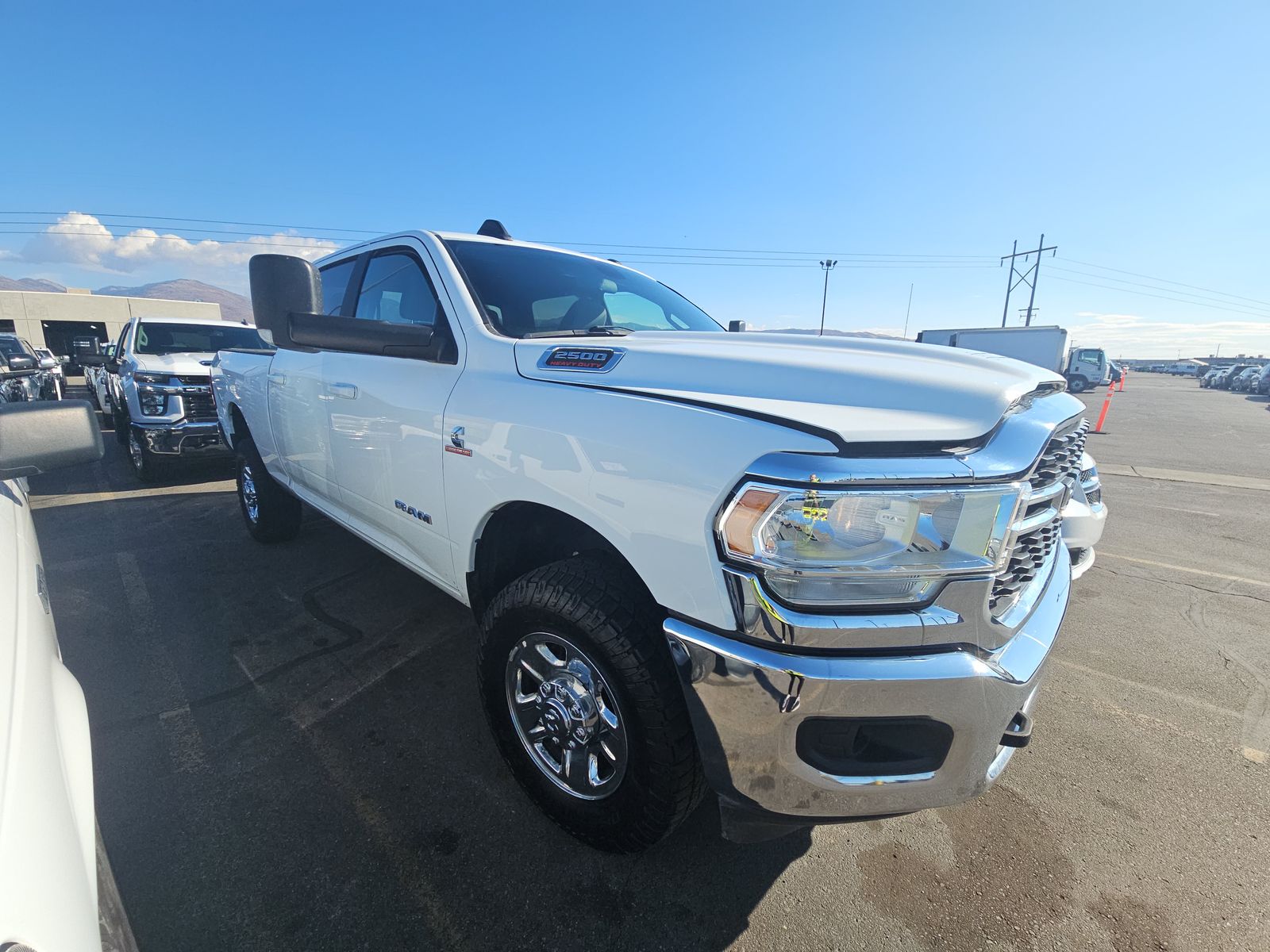 2022 DODGE RAM 2500 BIG HORN DIESEL WHITE SHORT BED SINGLE - Image 3