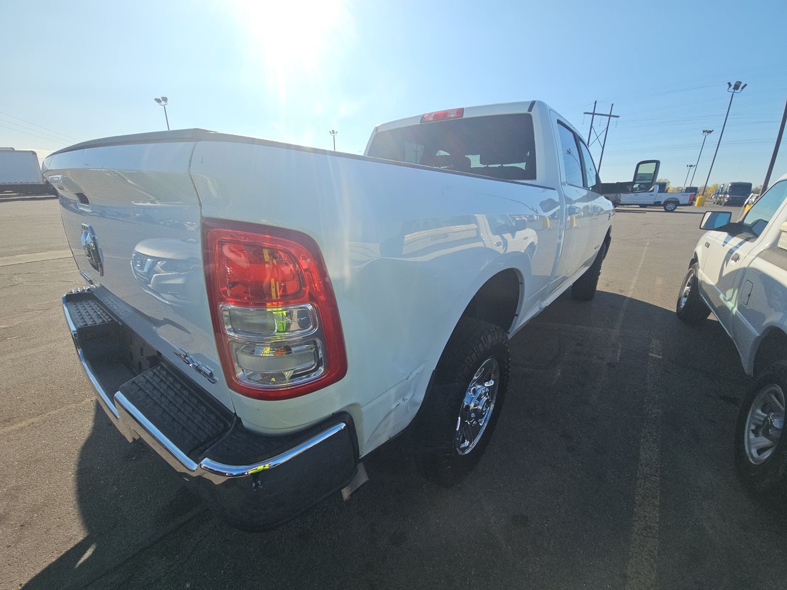 2022 DODGE RAM 2500 BIG HORN DIESEL WHITE SHORT BED SINGLE - Image 4