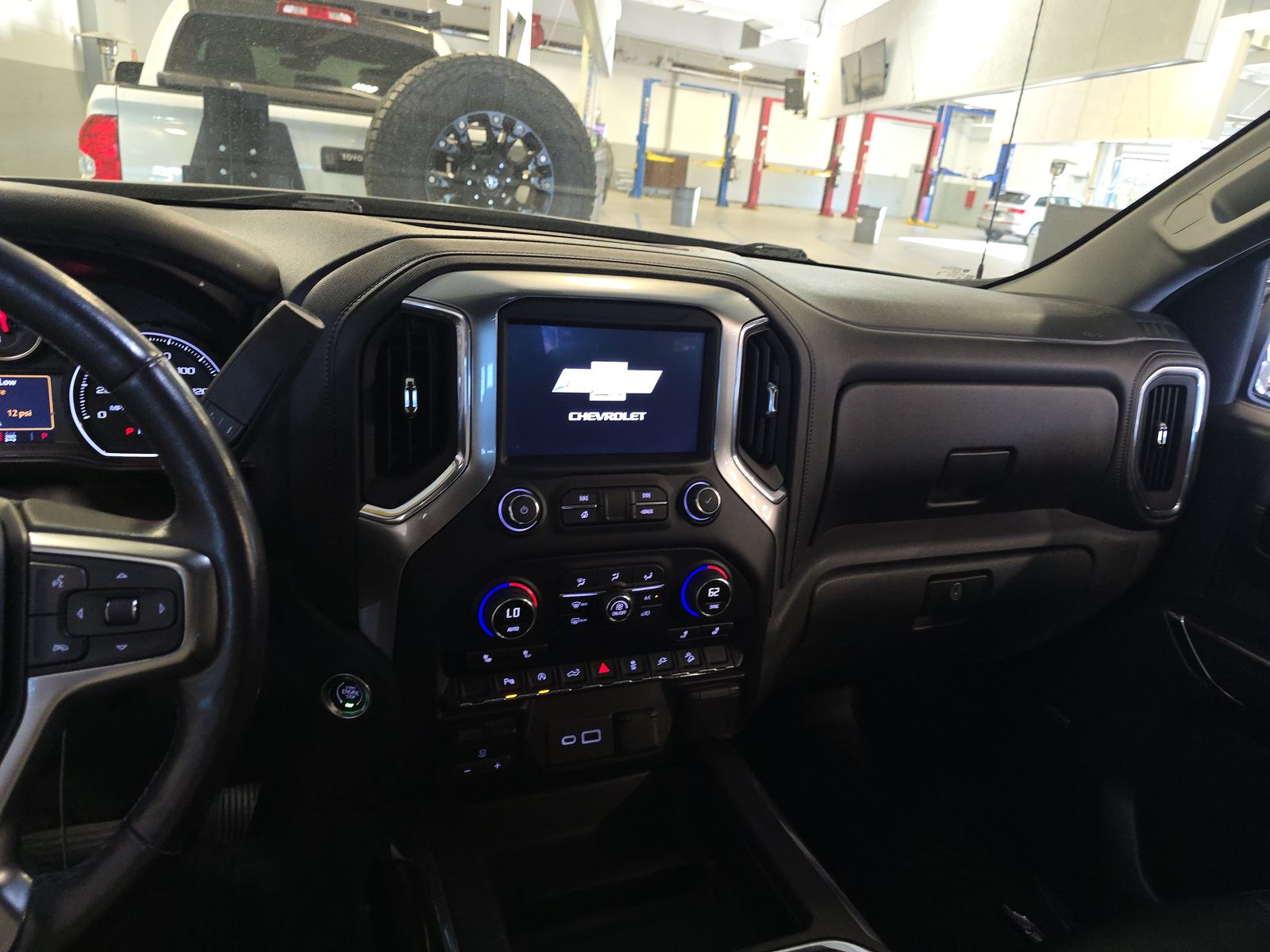 2020 Chevrolet Silverado 1500 RST AWD