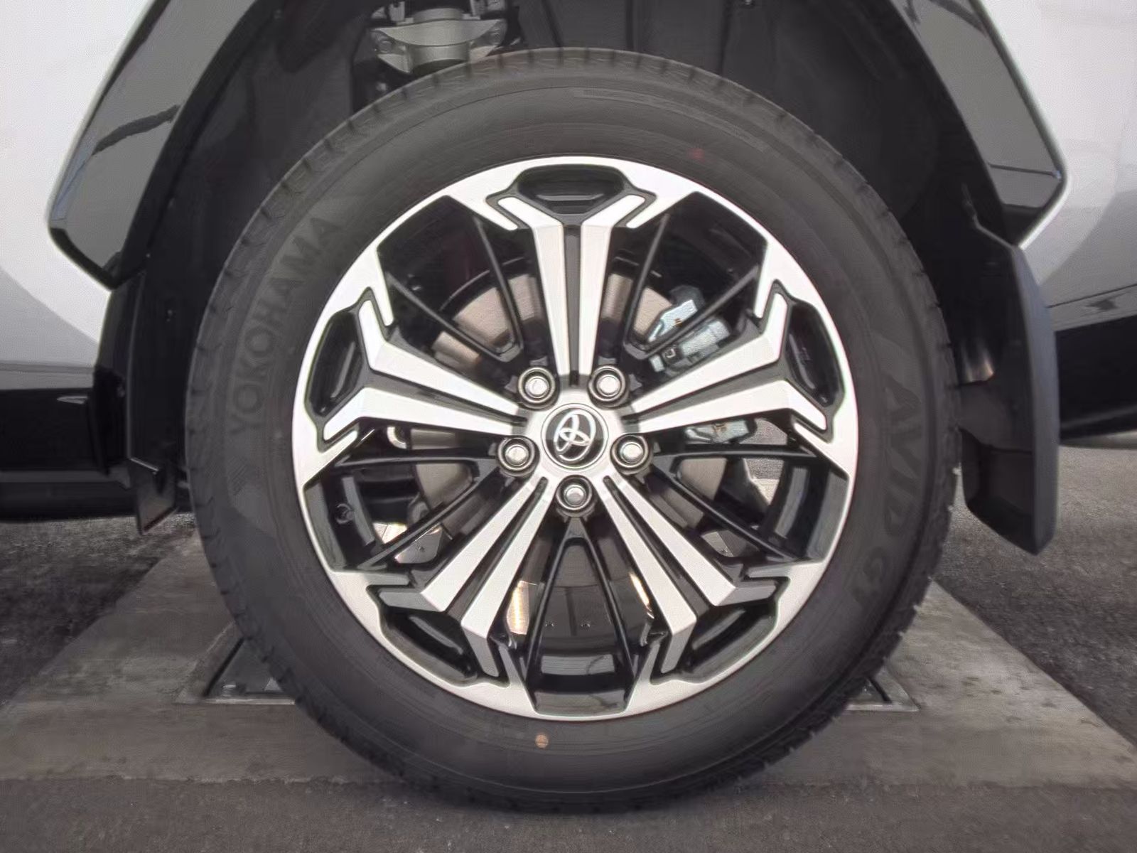 2025 Toyota RAV4 Plug-In Hybrid XSE AWD