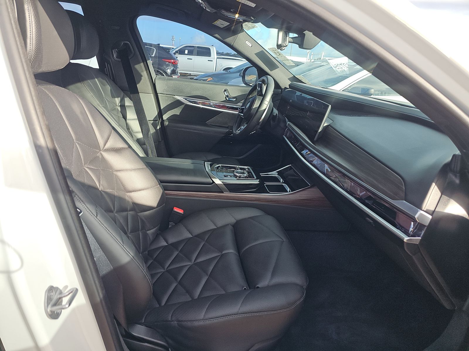 2023 BMW 7 Series 740i RWD