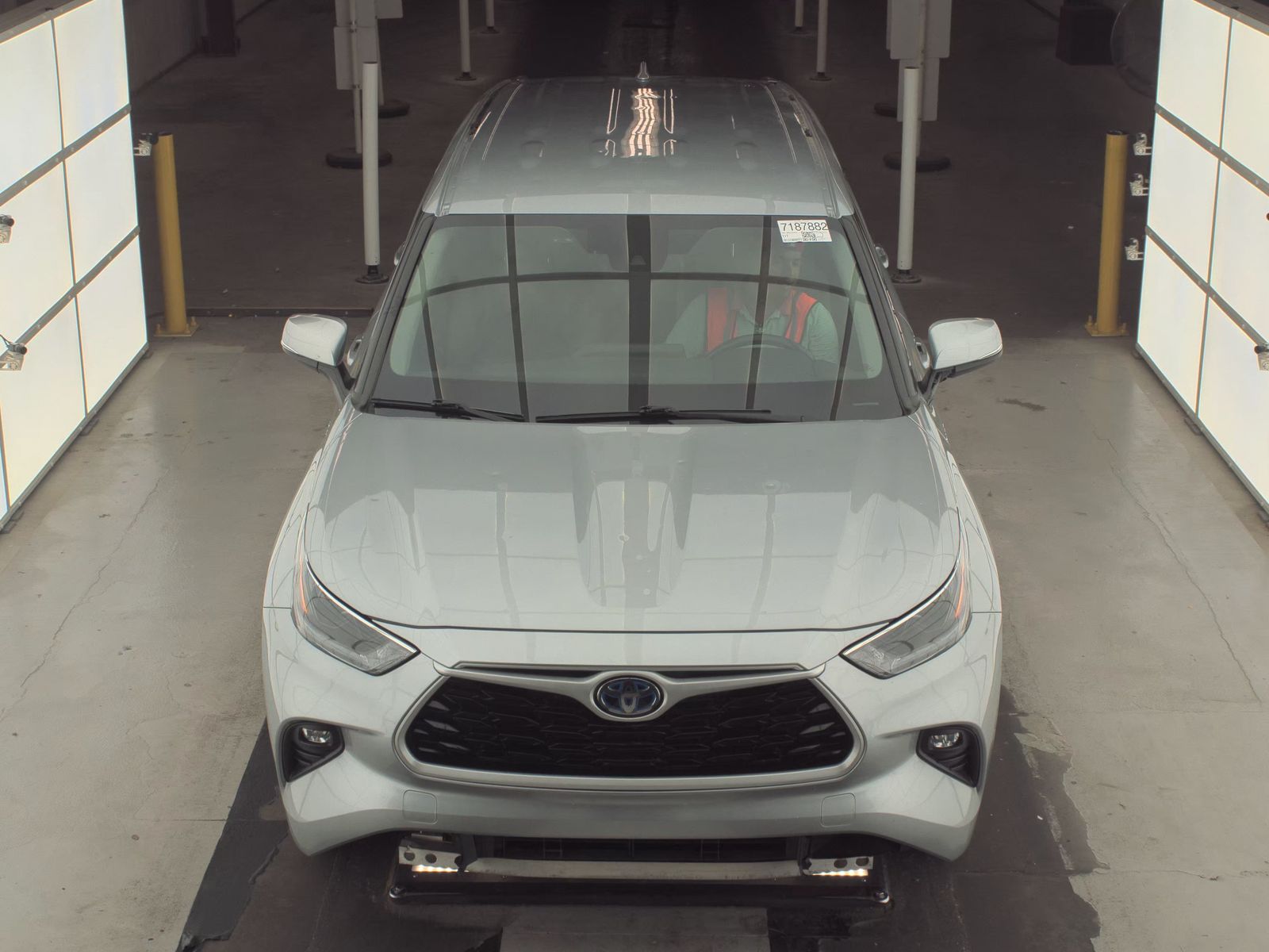 2021 Toyota Highlander Hybrid LE AWD