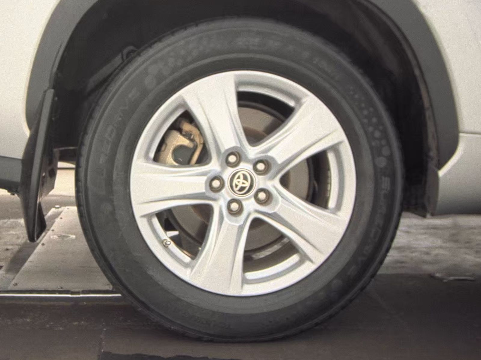 2021 Toyota Highlander Hybrid LE AWD