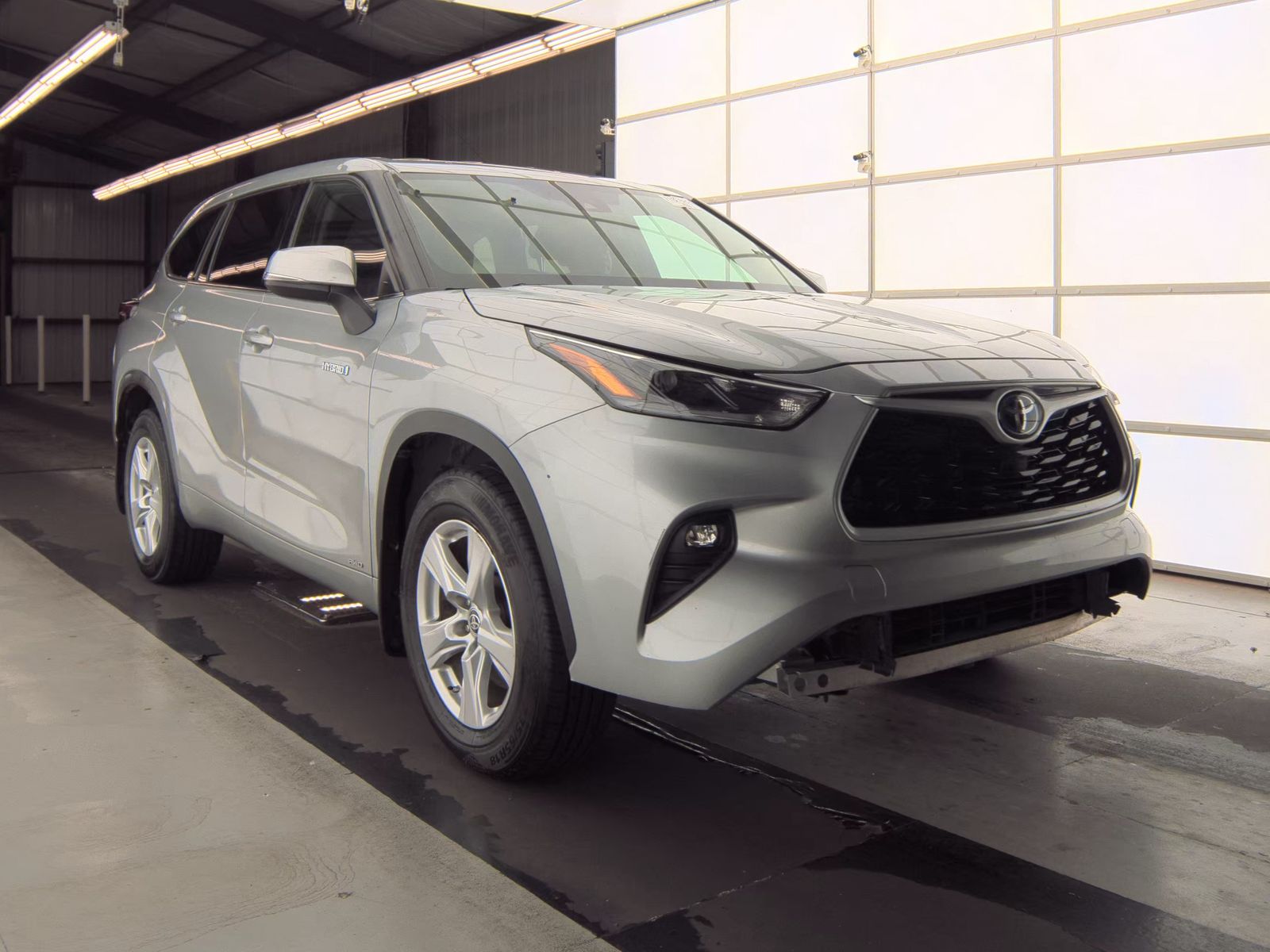 2021 Toyota Highlander Hybrid LE AWD
