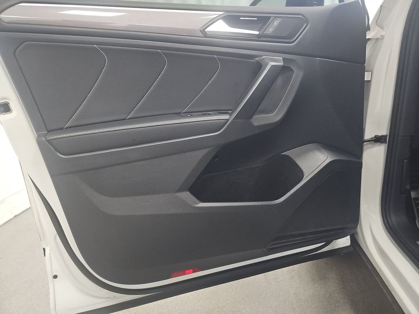 2023 Volkswagen Tiguan 2.0T SE R-Line Black FWD