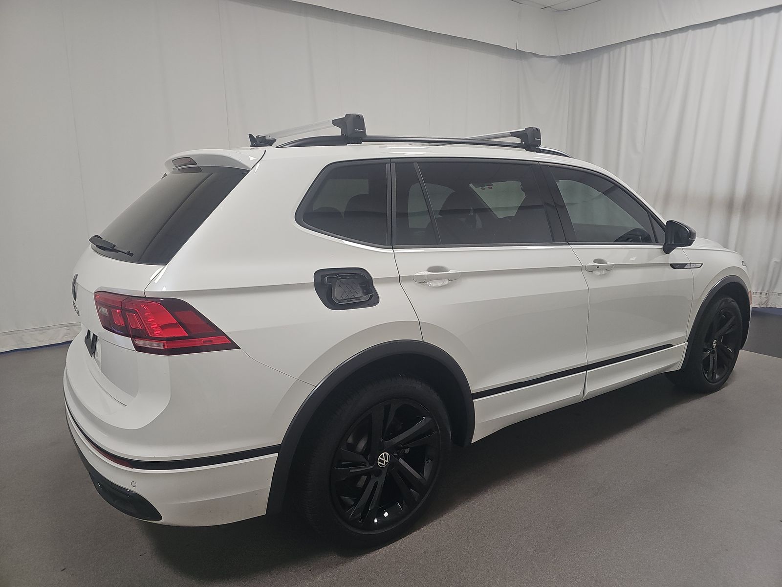 2023 Volkswagen Tiguan 2.0T SE R-Line Black FWD