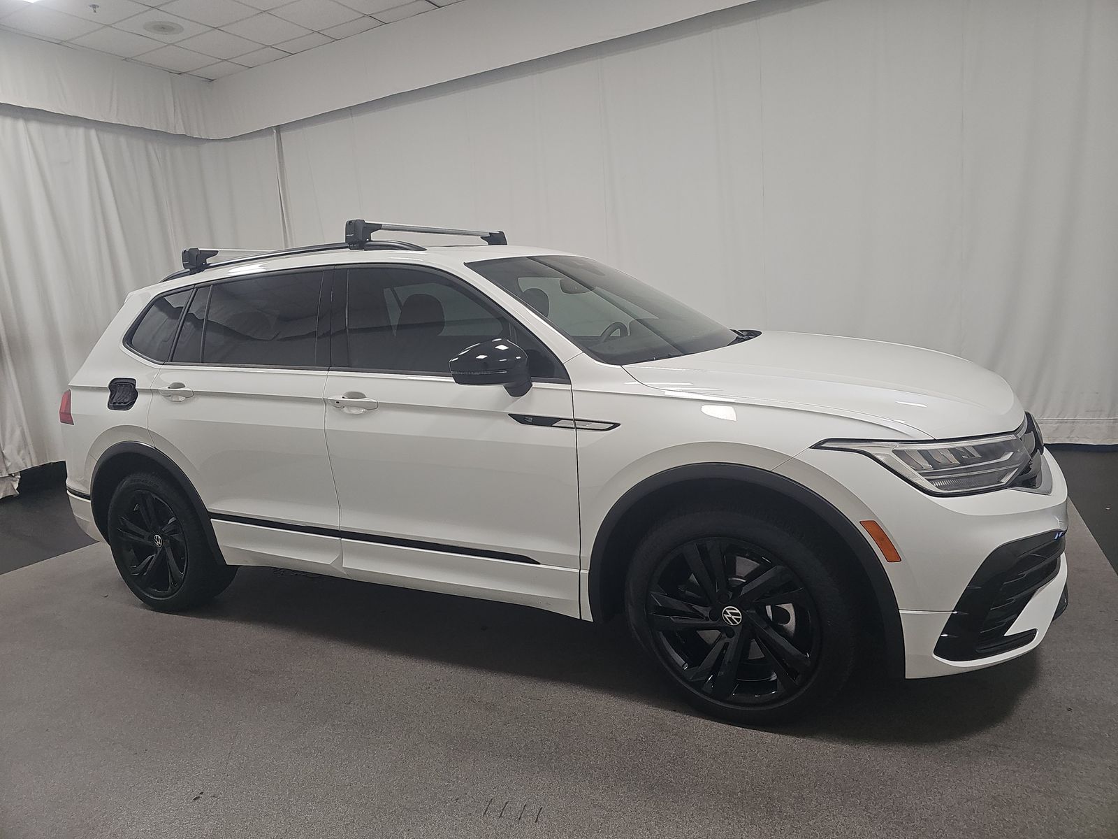 2023 Volkswagen Tiguan 2.0T SE R-Line Black FWD