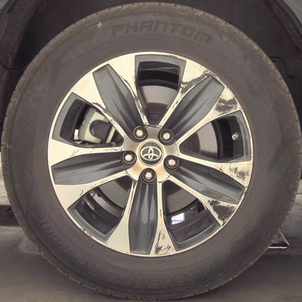 2023 Toyota Highlander XLE FWD