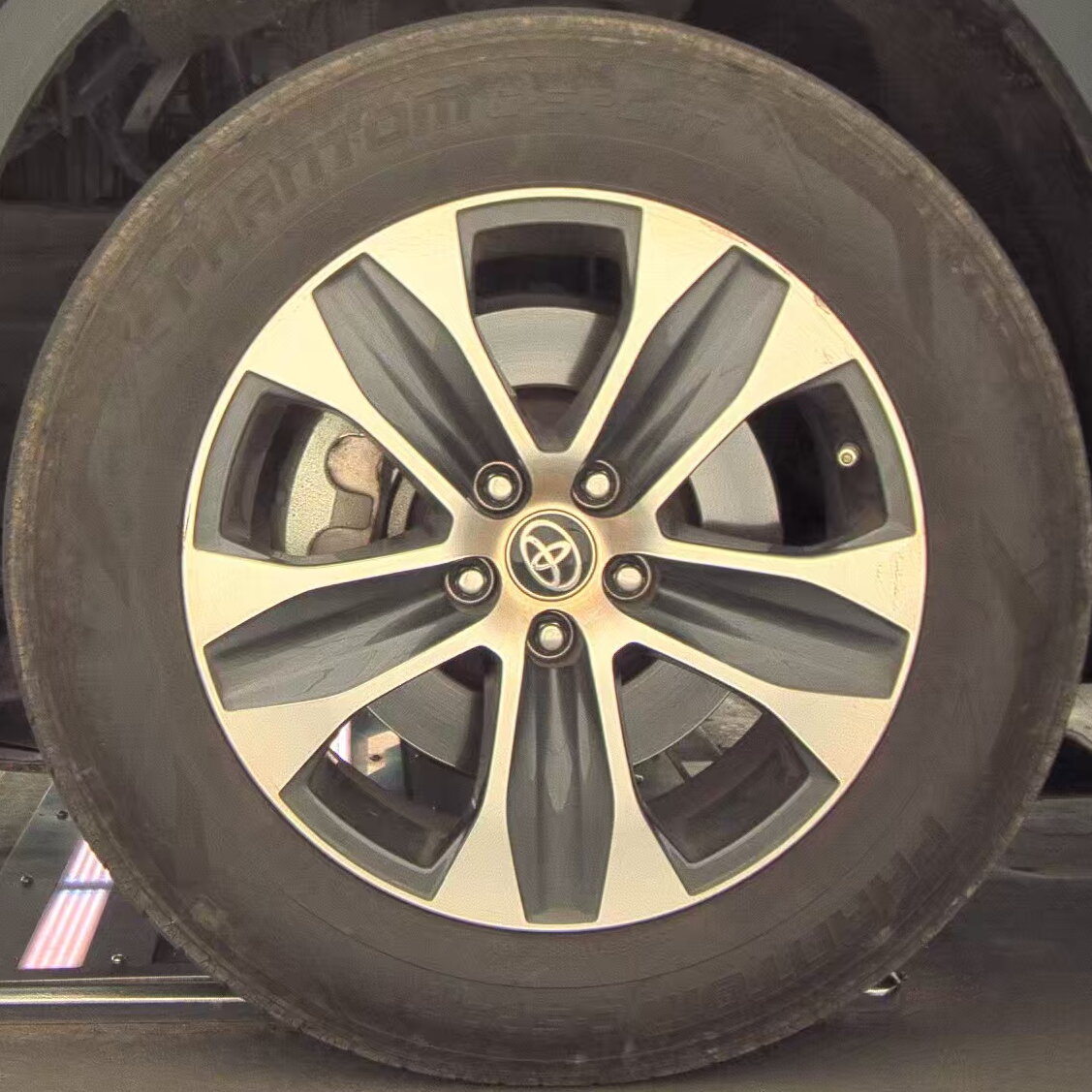 2023 Toyota Highlander XLE FWD