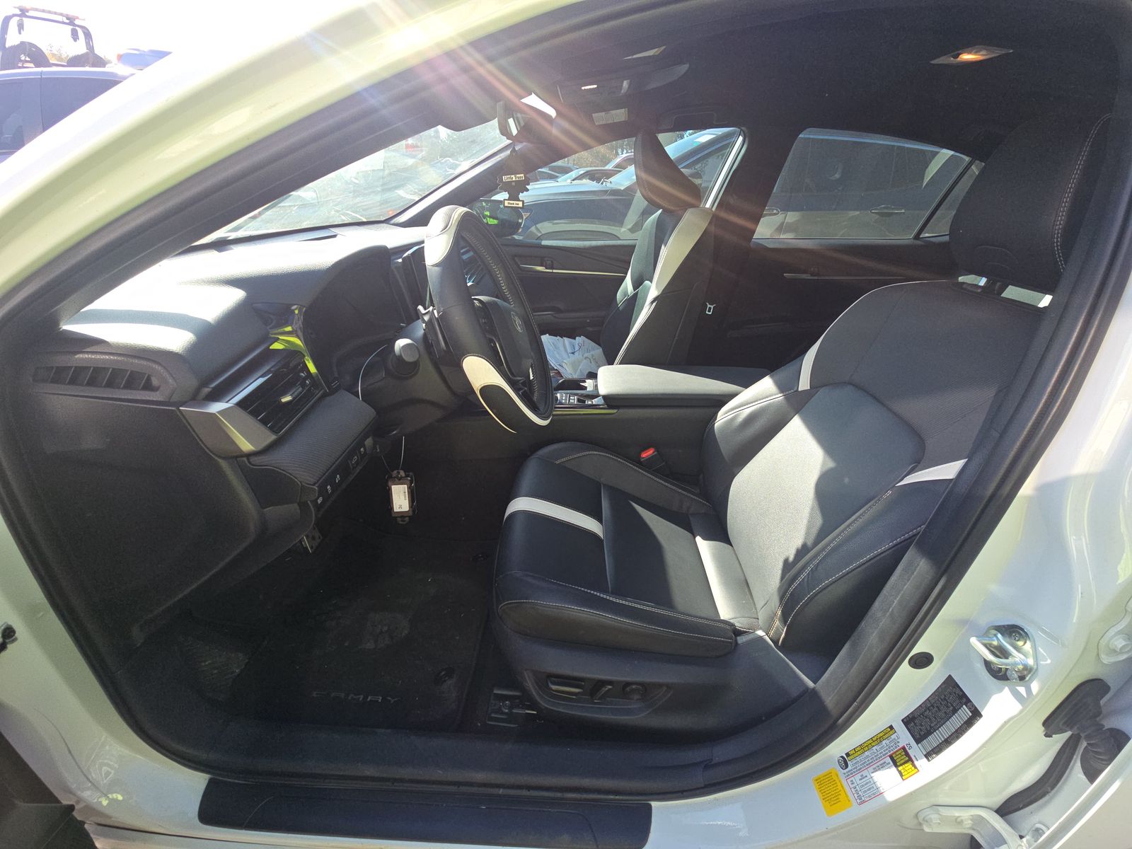 2025 Toyota Camry SE FWD