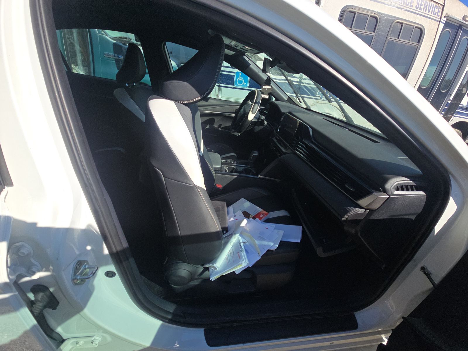 2025 Toyota Camry SE FWD