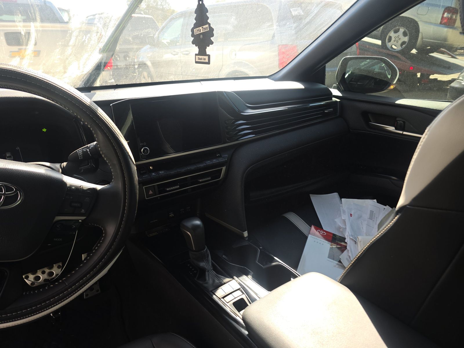 2025 Toyota Camry SE FWD