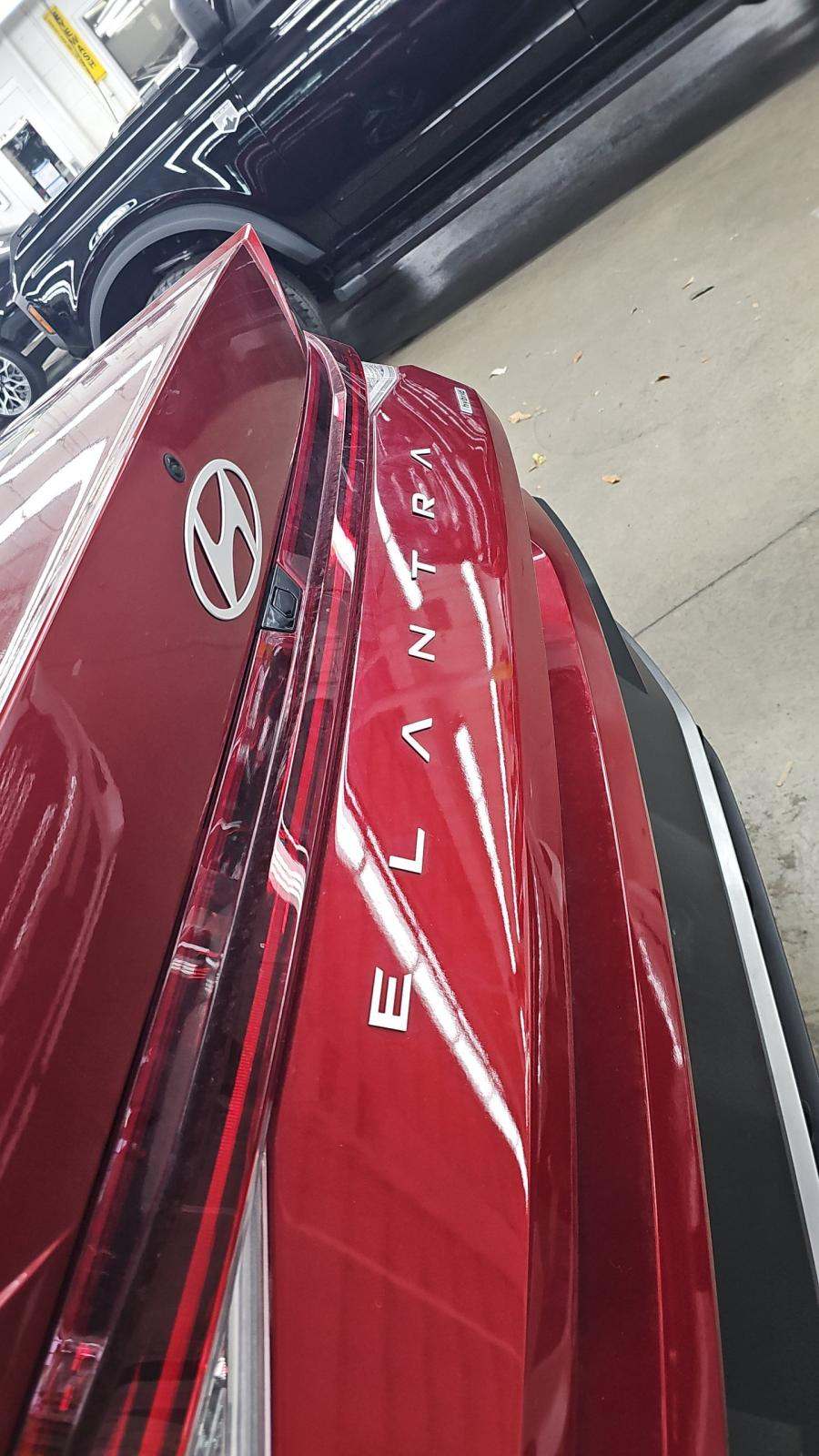 2025 Hyundai Elantra Hybrid Limited FWD