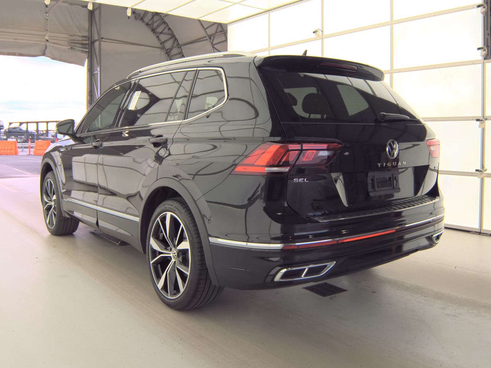 2022 Volkswagen Tiguan 2.0T SEL R-Line AWD