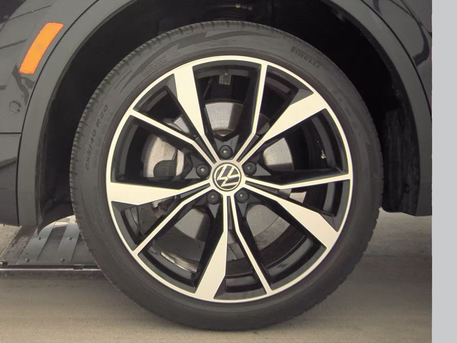 2022 Volkswagen Tiguan 2.0T SEL R-Line AWD