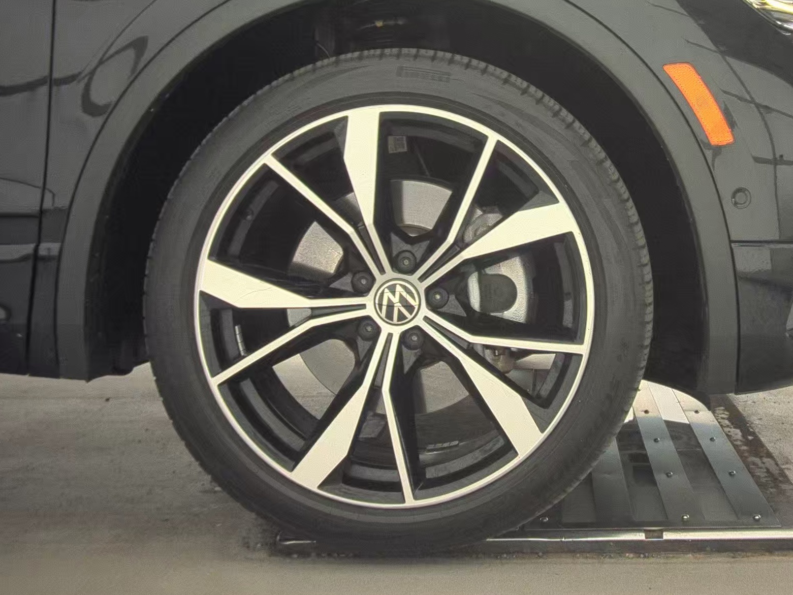 2022 Volkswagen Tiguan 2.0T SEL R-Line AWD